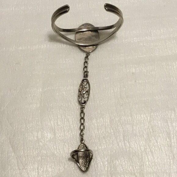 Vintage unicorn slave bracelet w/ ring and inlaid turquoise - Picture 4 of 14